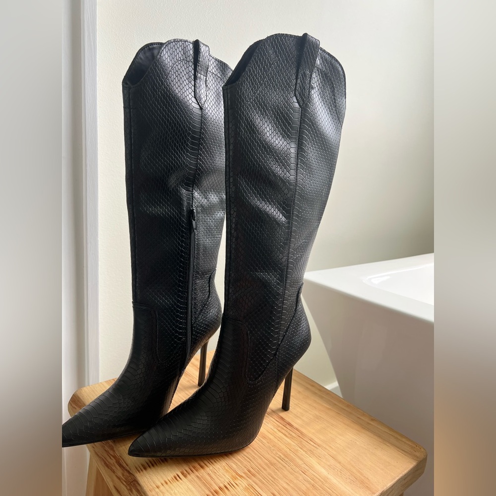 Elegant Black Knee-High Boots